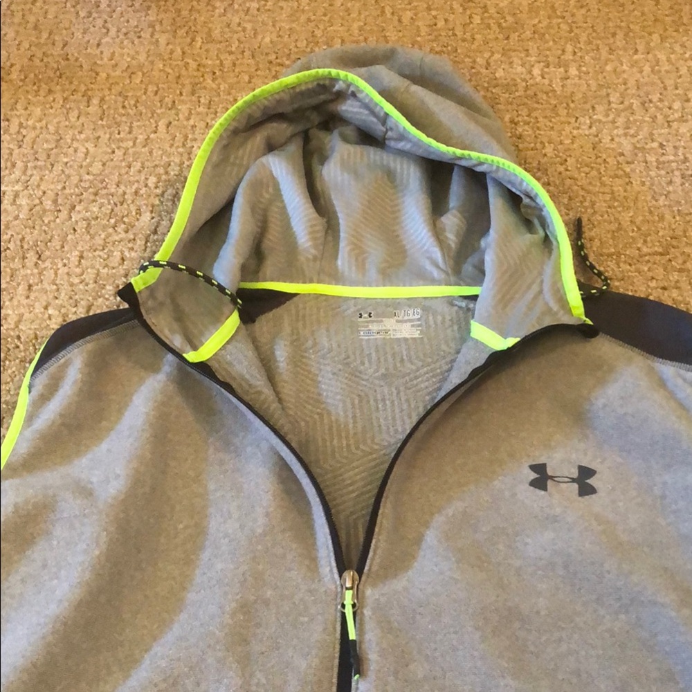 Under Armour Vest - Picture 5 of 6